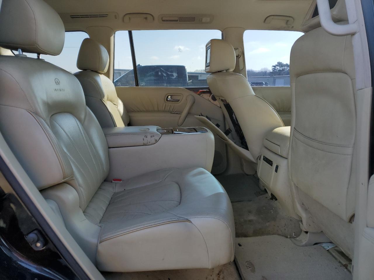 2011 Infiniti QX56 - Image 11