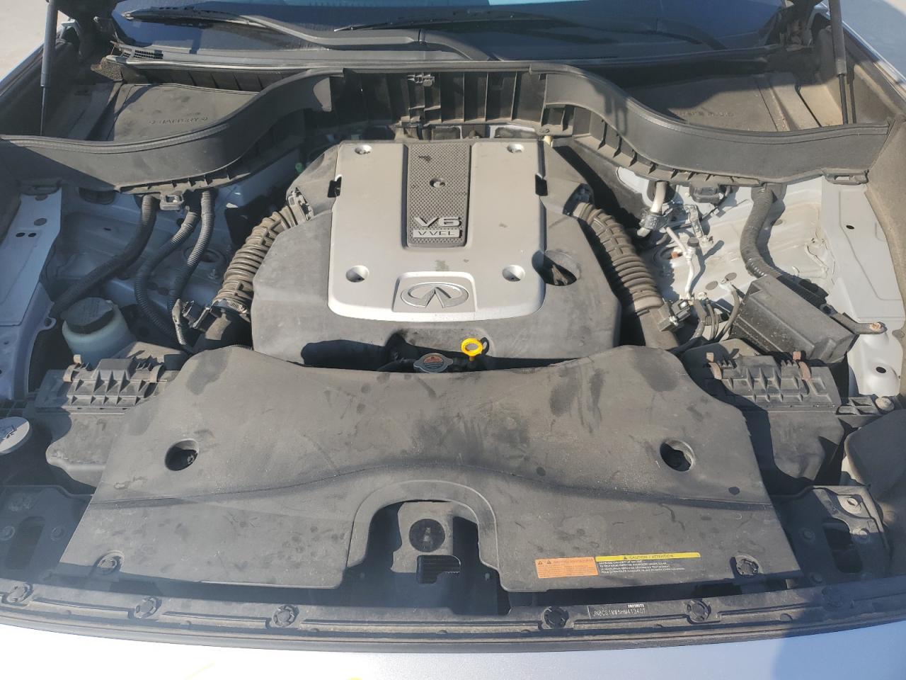 2017 Infiniti QX70 - Image 11