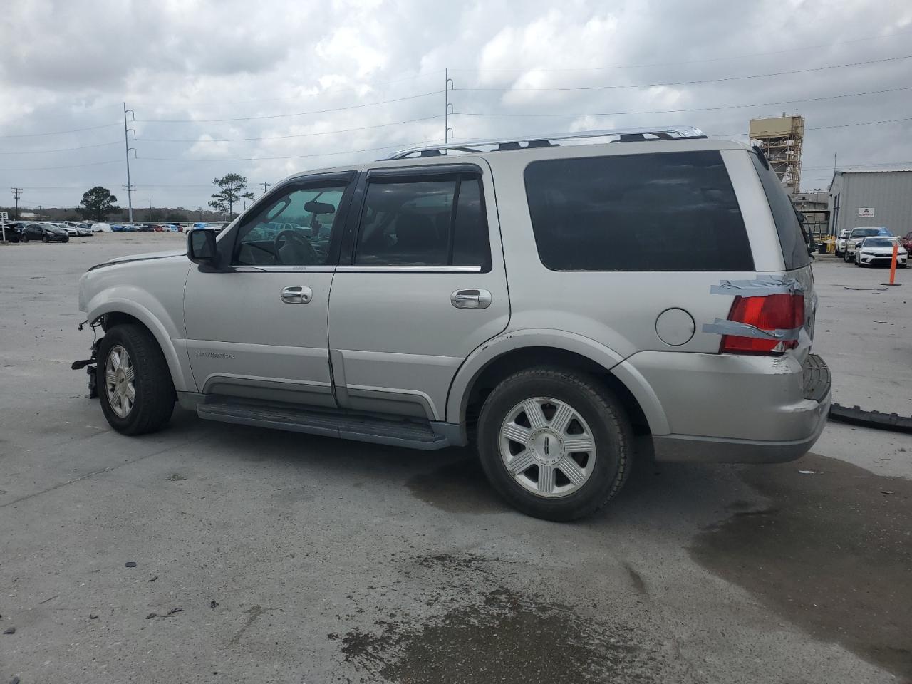 2003 Lincoln Navigator - Image 3