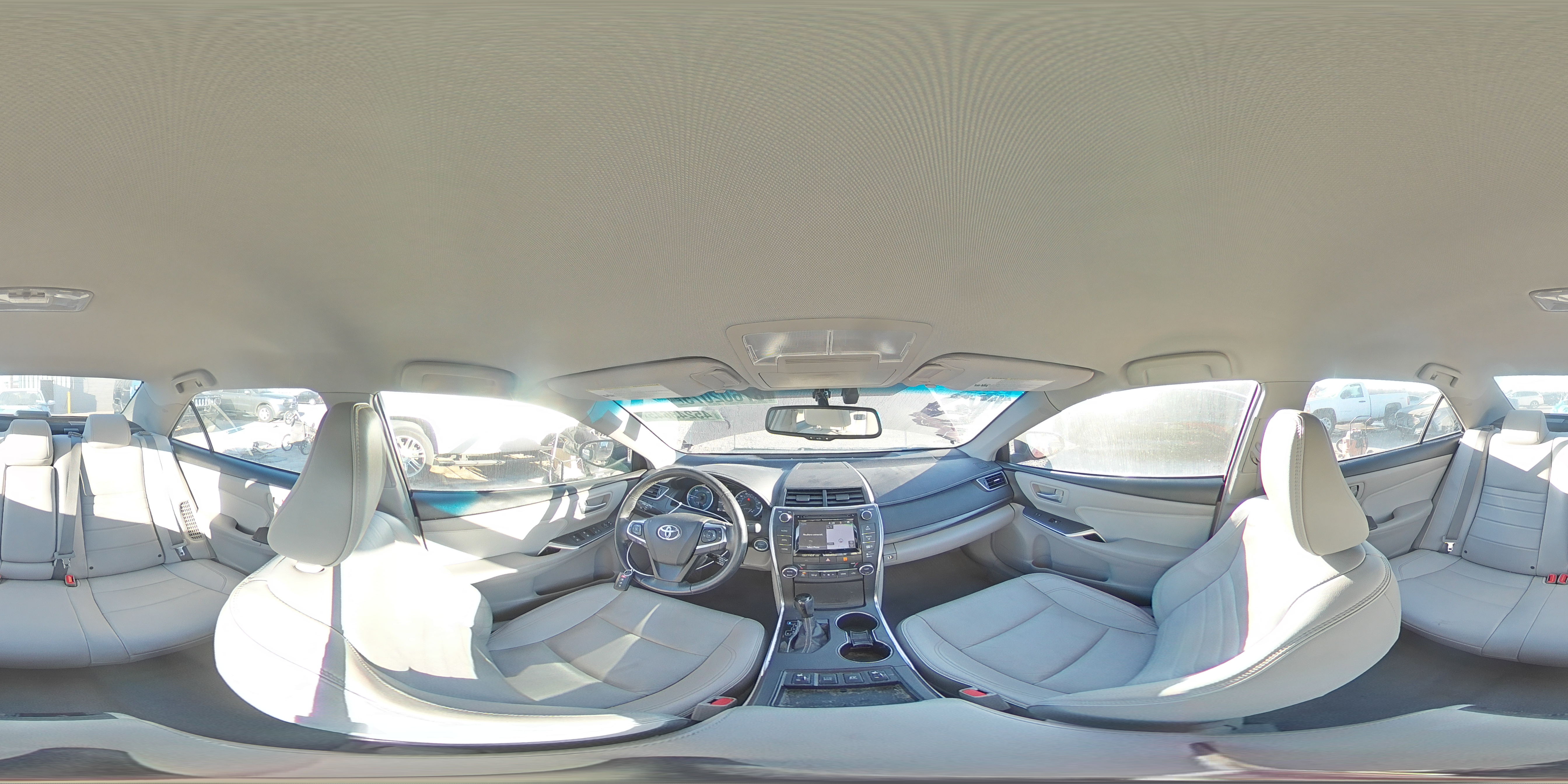 2016 Toyota Camry - Image 15
