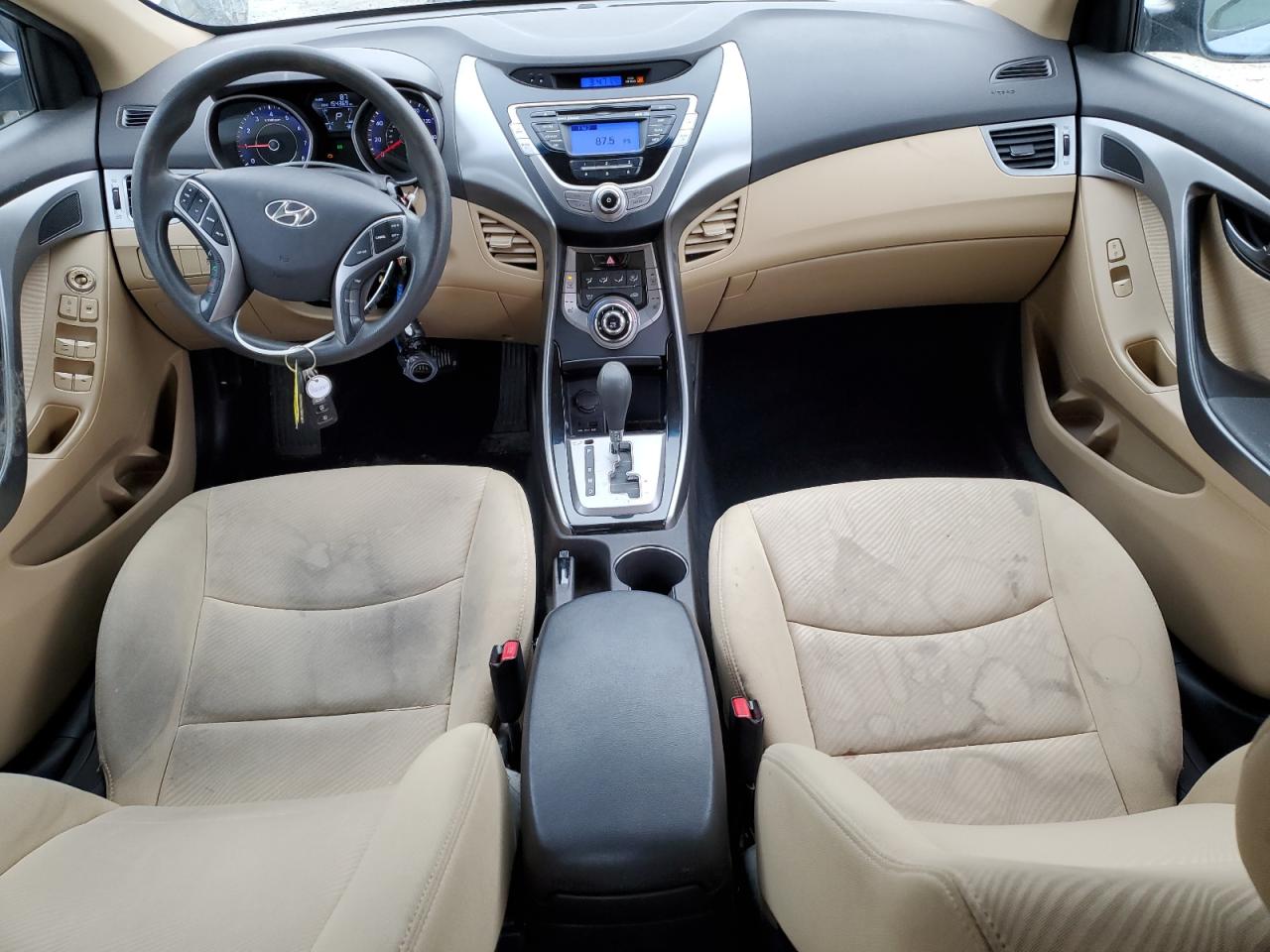 2013 Hyundai Elantra - Image 8
