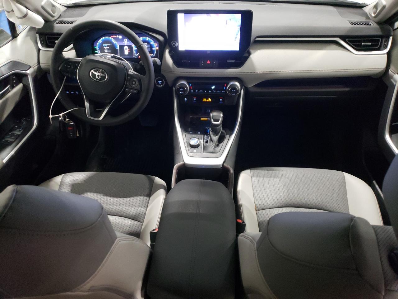 2024 Toyota RAV 4 - Image 8