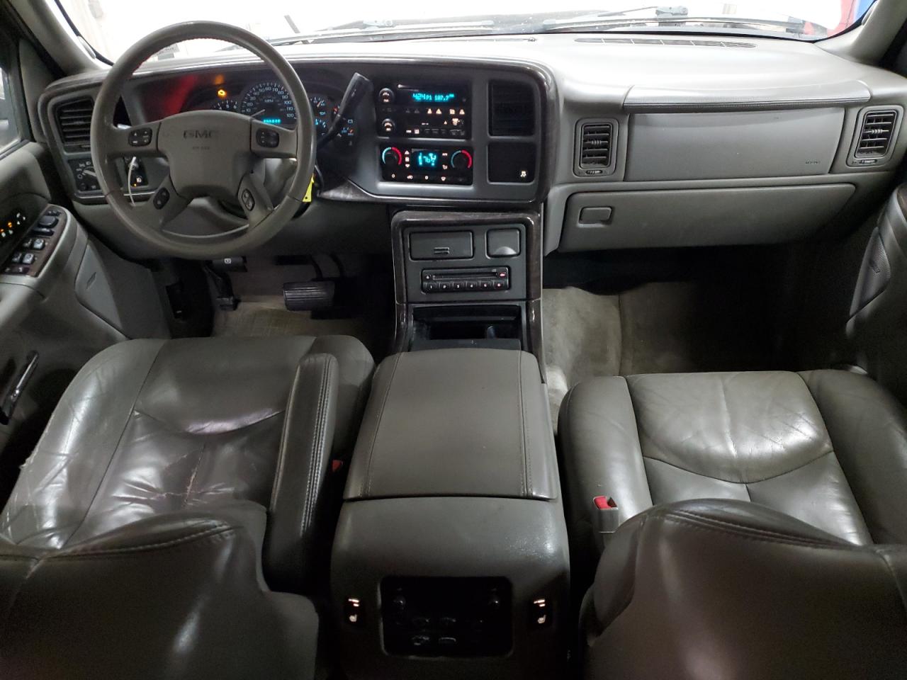 2005 GMC Yukon - Image 8