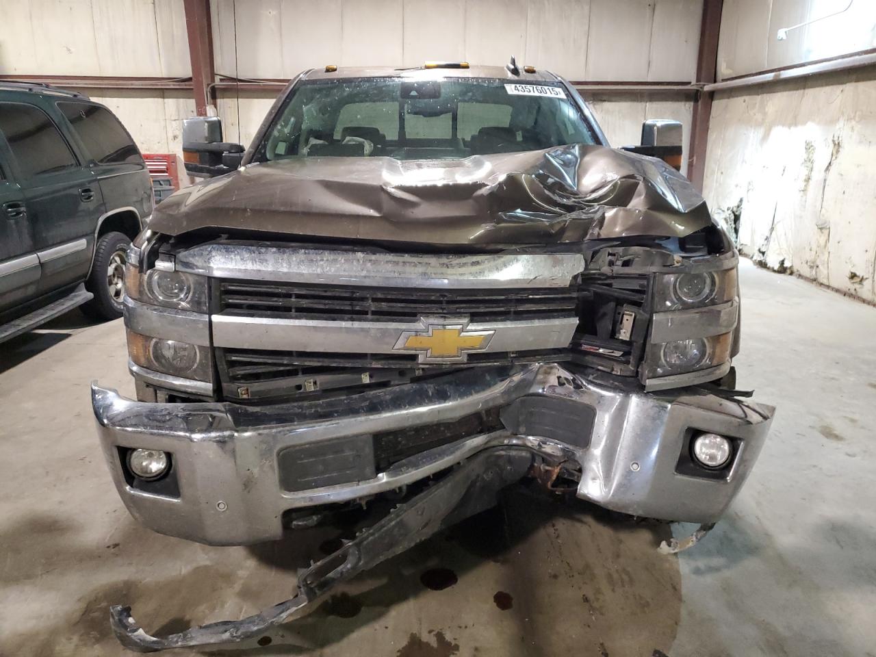 2015 Chevrolet Silverado - Image 5