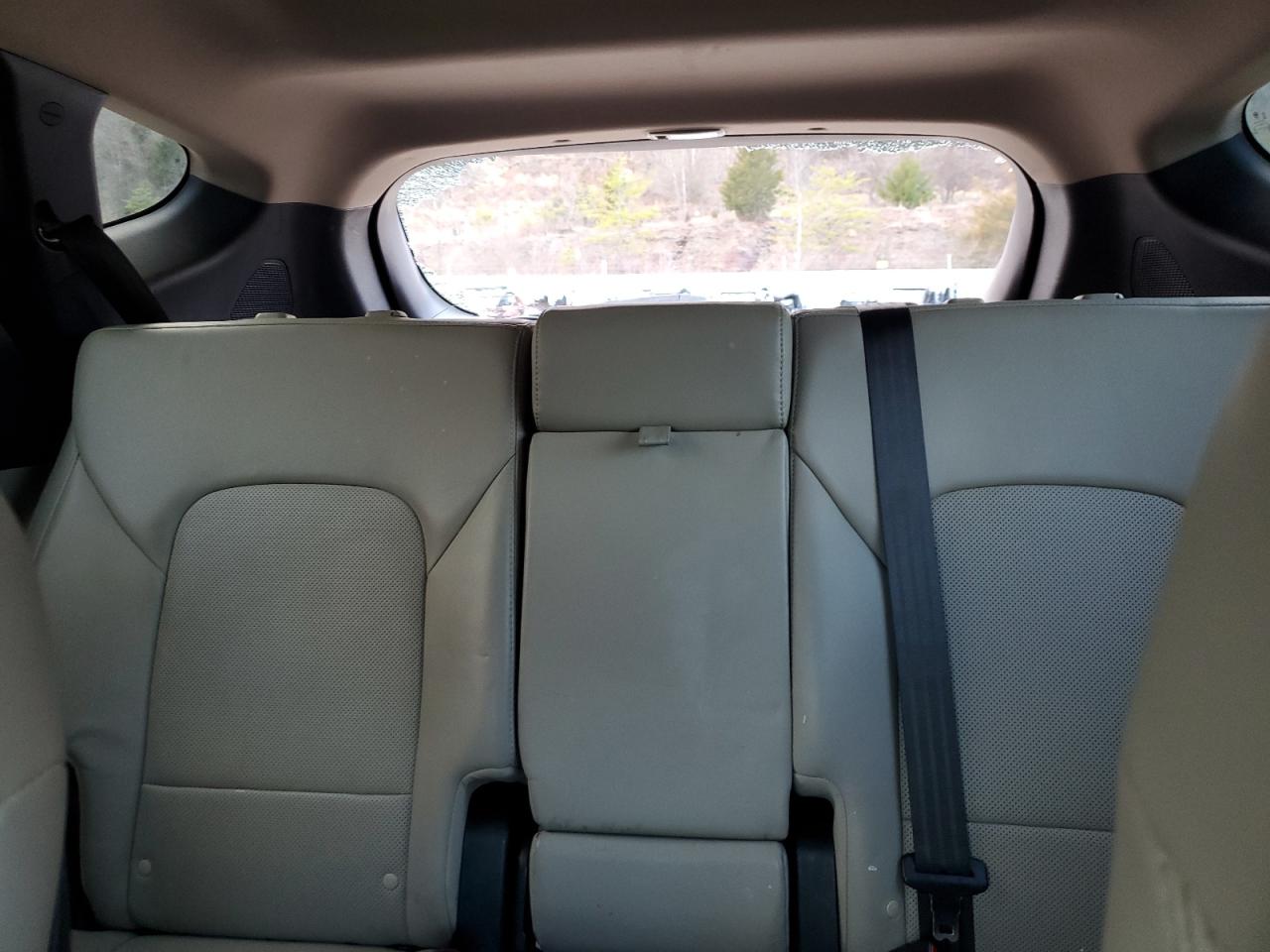 2018 Hyundai Santa Fe - Image 10