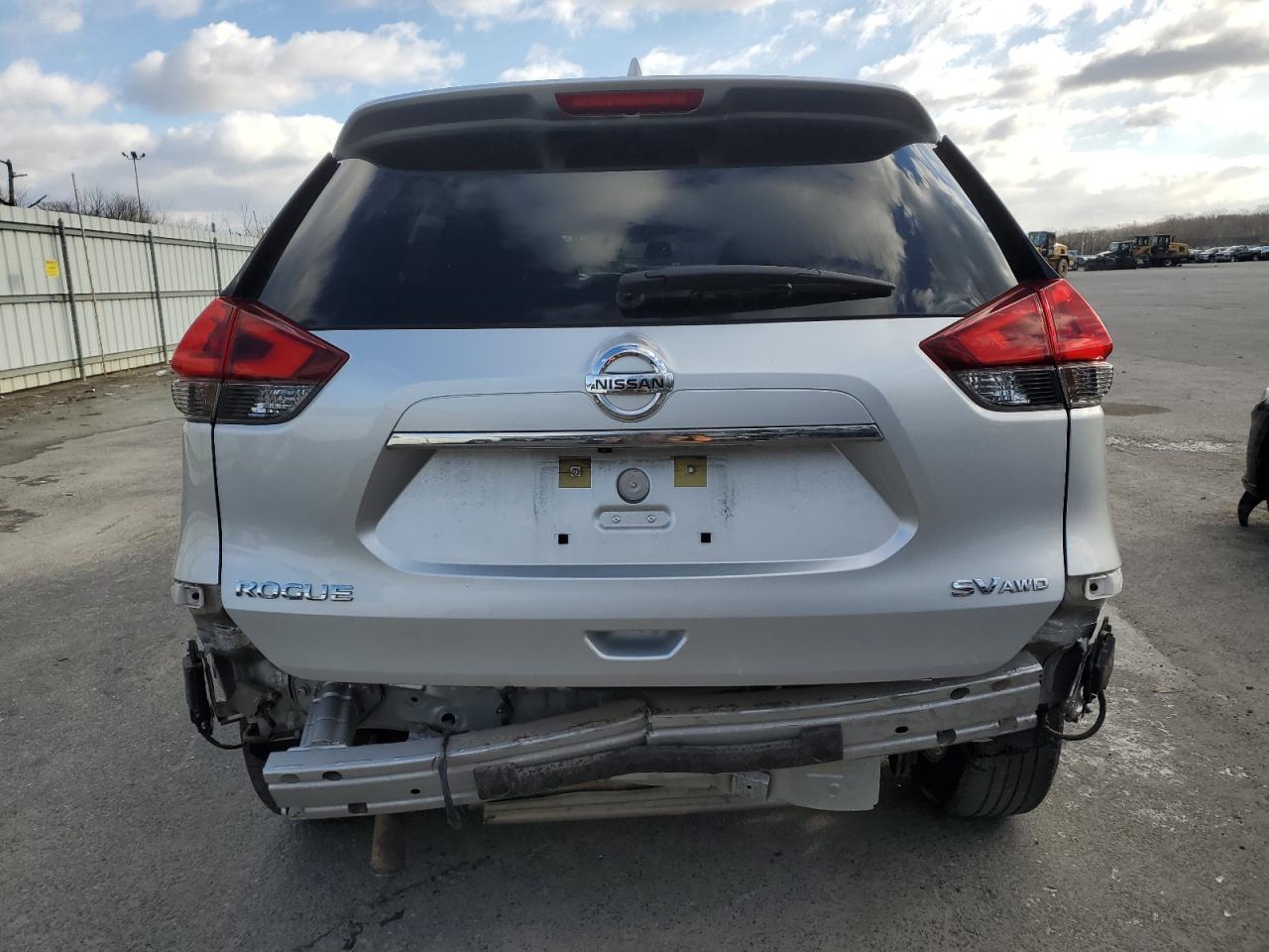 KNMAT2MV4JP560013 NISSAN ROGUE 2018