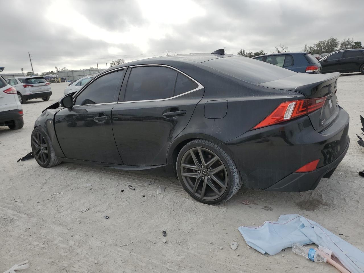 2015 Lexus IS - Image 2