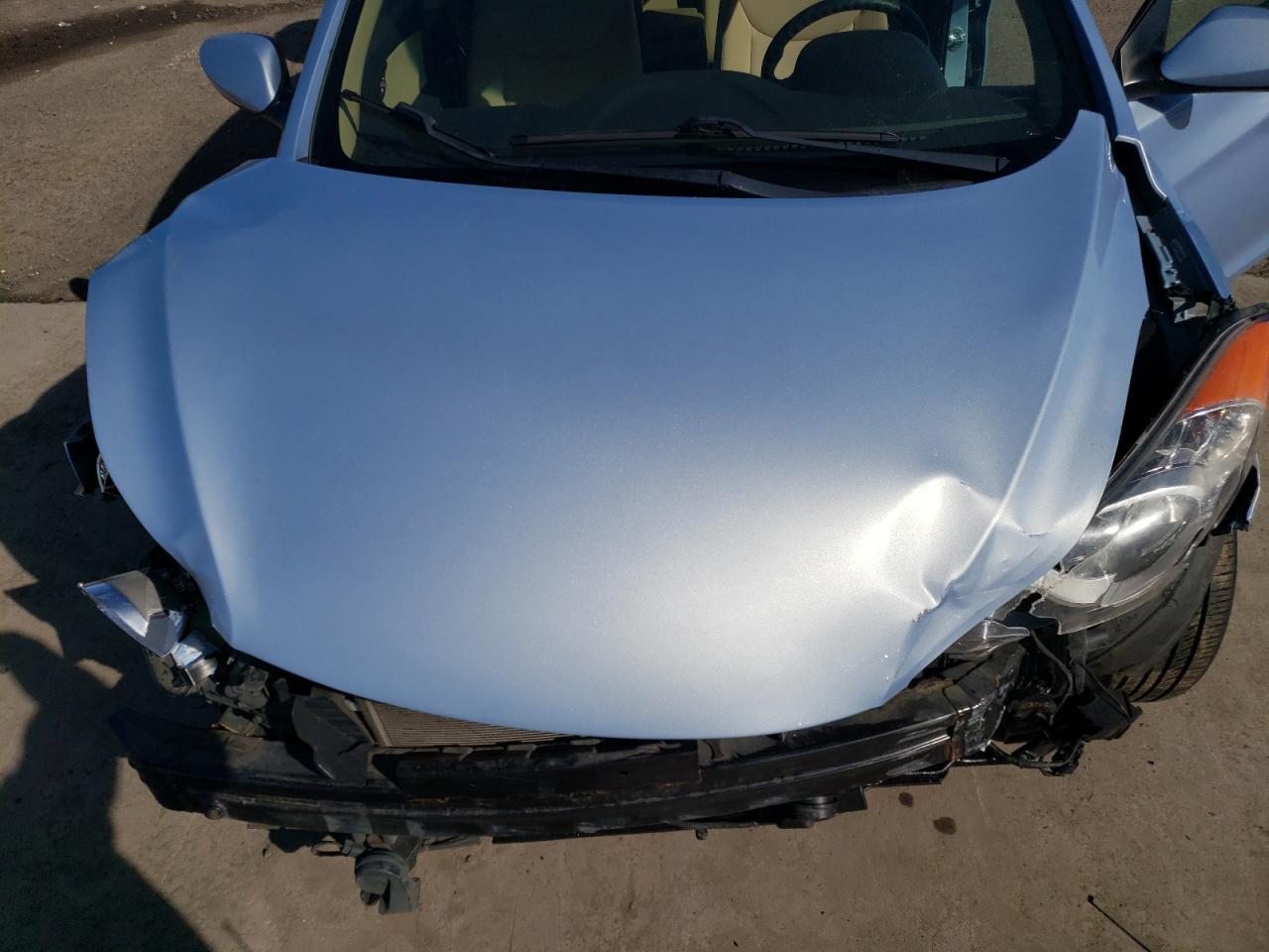 2012 Hyundai Elantra - Image 12