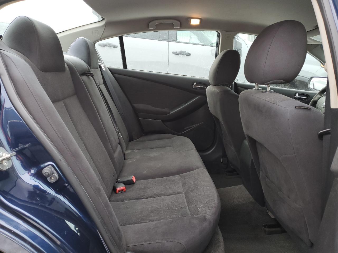 2012 Nissan Altima - Image 10