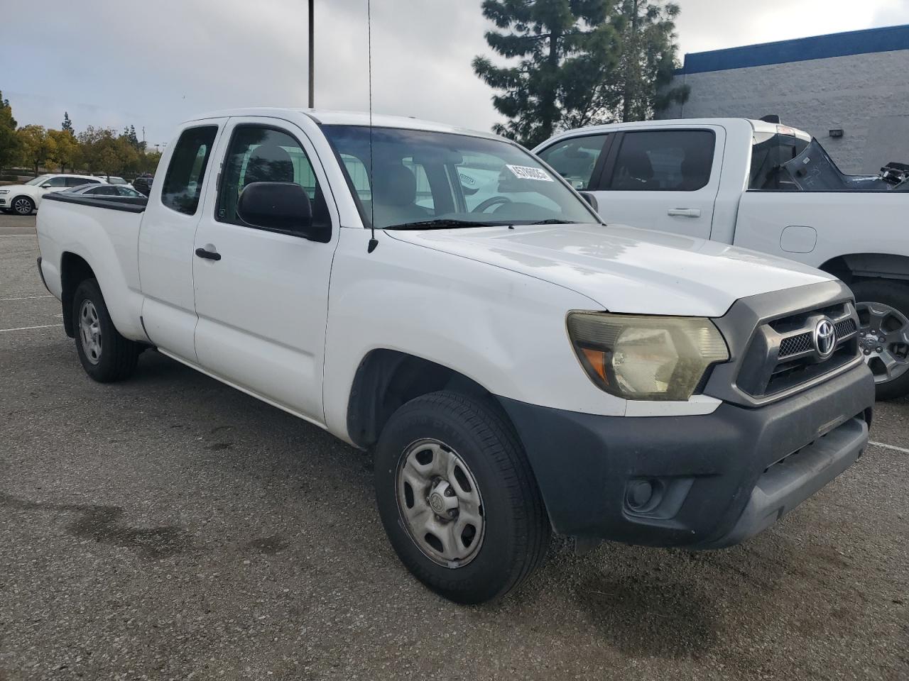 2015 Toyota Tacoma - Image 4