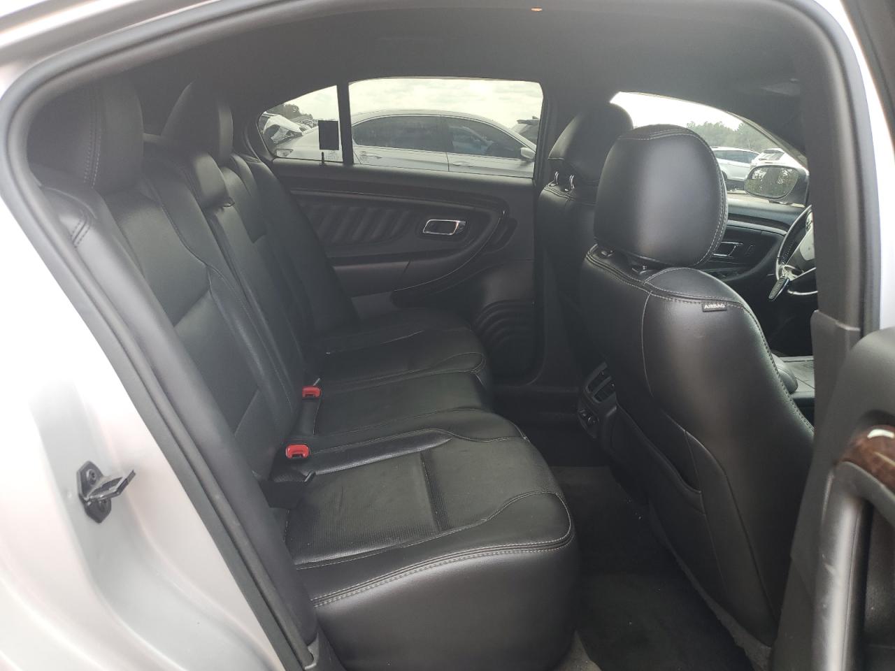 2014 Ford Taurus - Image 10