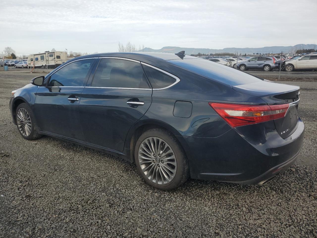 2016 Toyota Avalon - Image 2