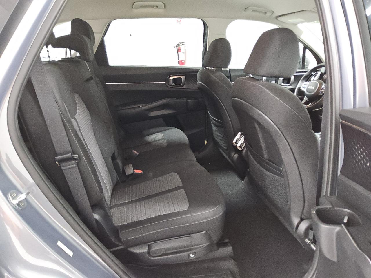 2022 Kia Sorento - Image 11