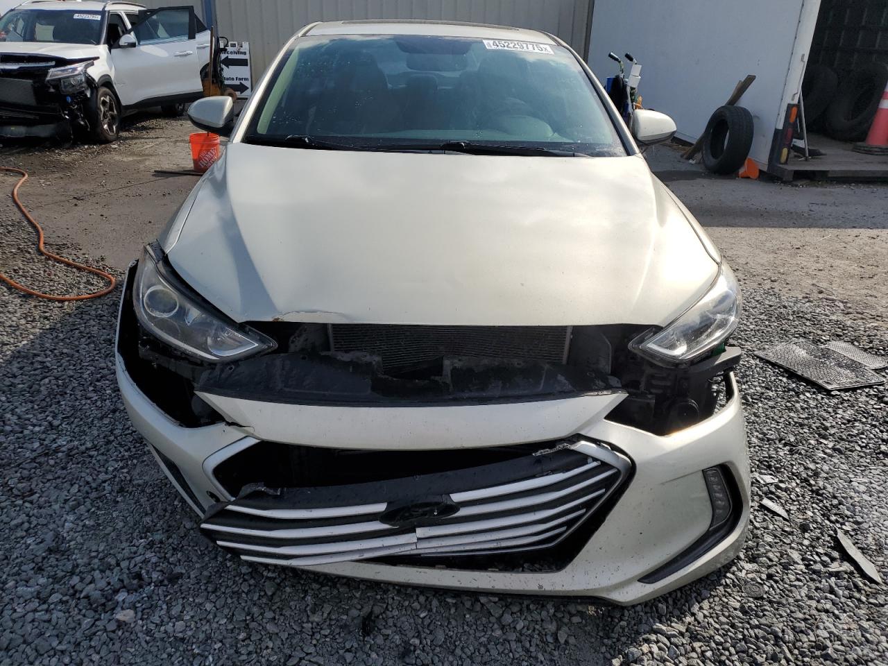 2017 Hyundai Elantra - Image 5