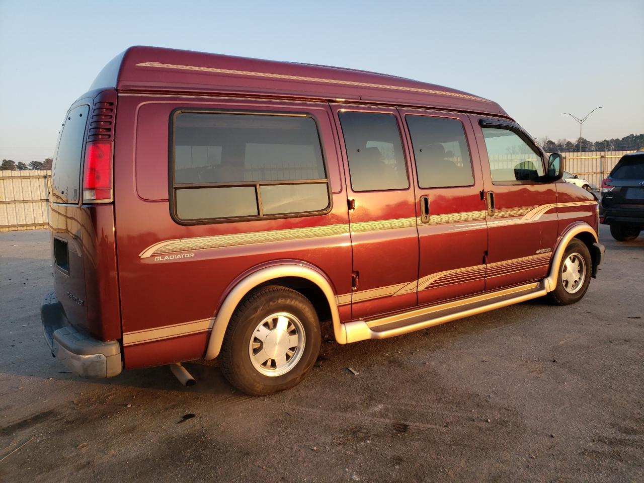 1999 Chevrolet Express - Image 3