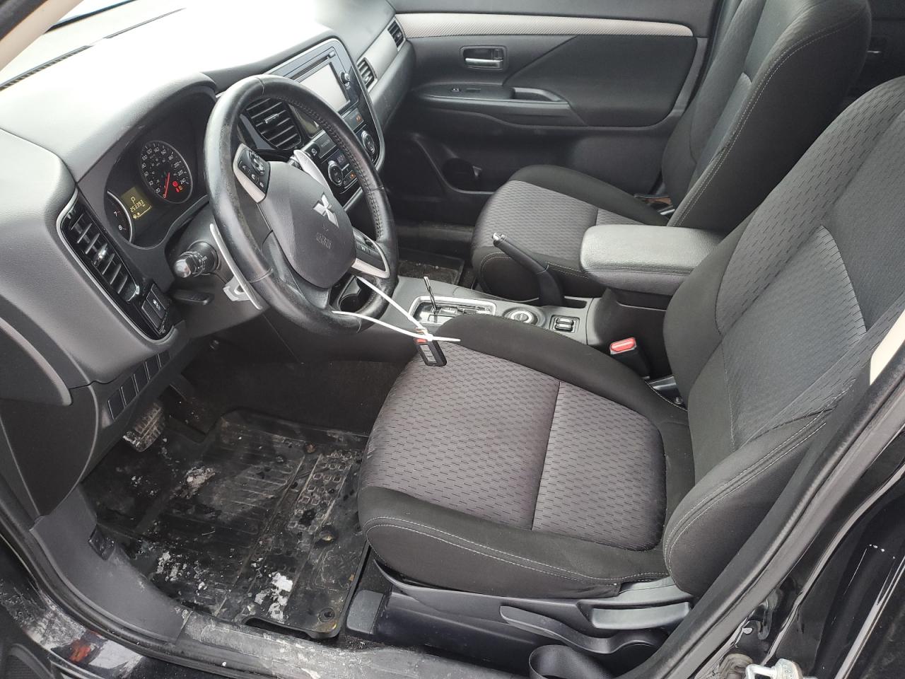 2015 Mitsubishi Outlander - Image 7