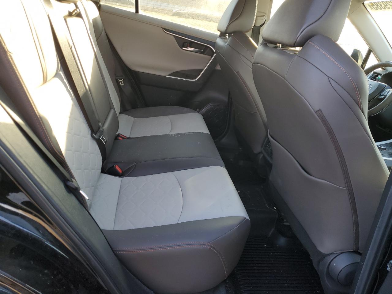 2023 Toyota RAV 4 - Image 11