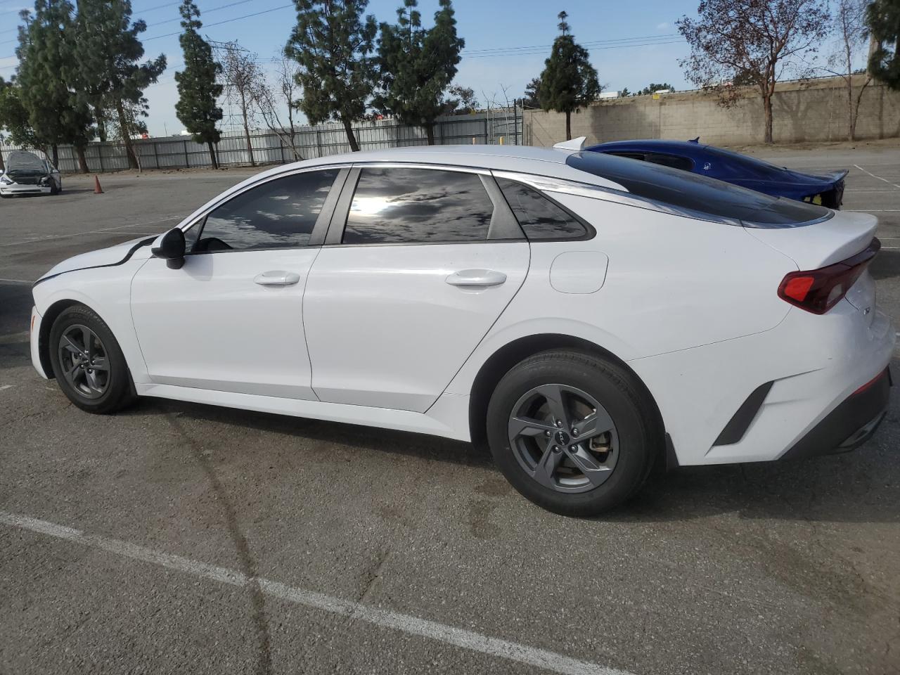 2022 Kia K5 - Image 2