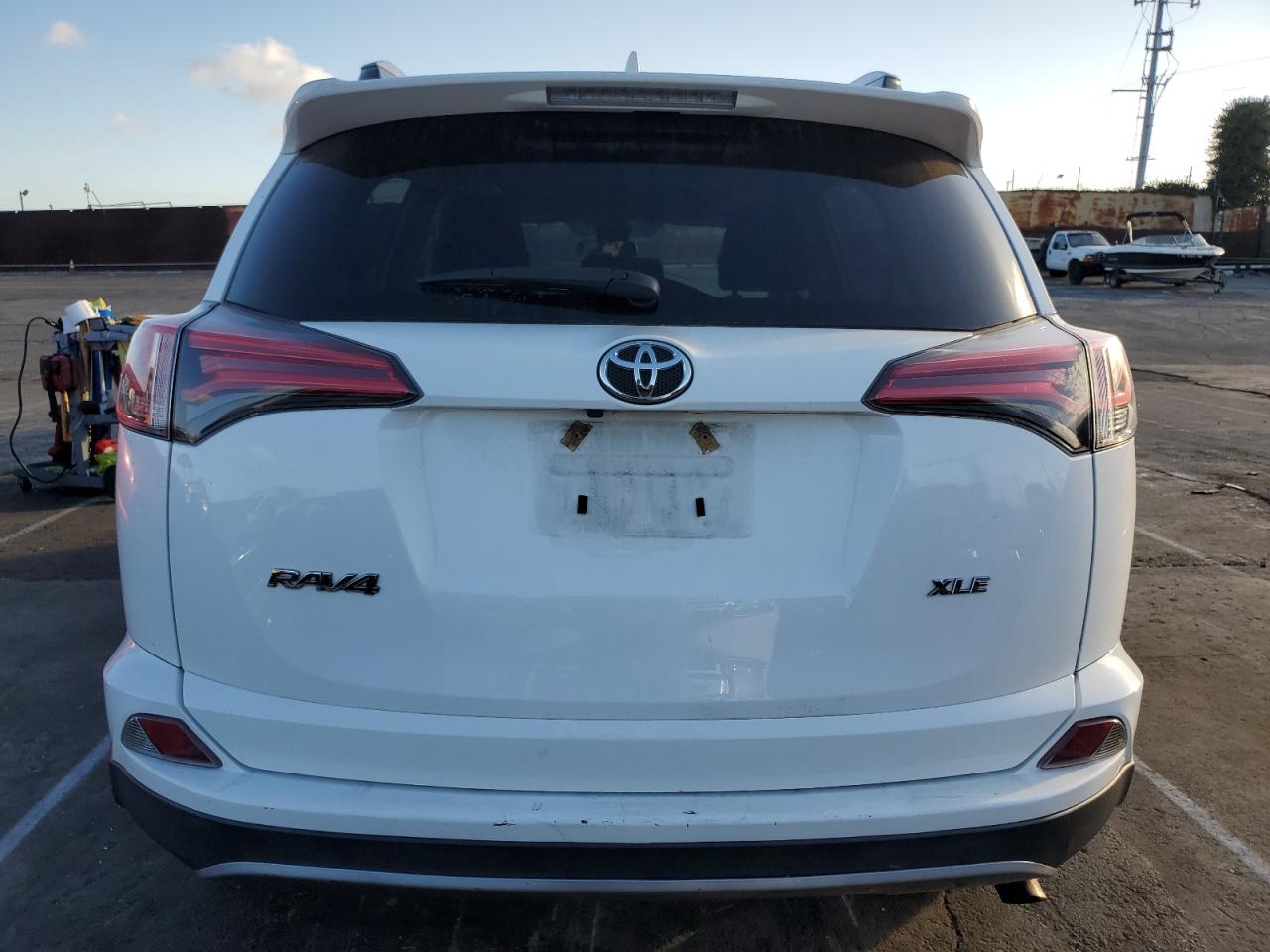 2018 Toyota RAV 4 - Image 6