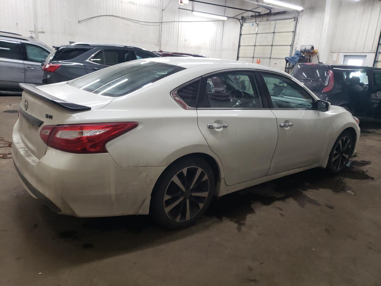 2016 Nissan Altima - Image 3