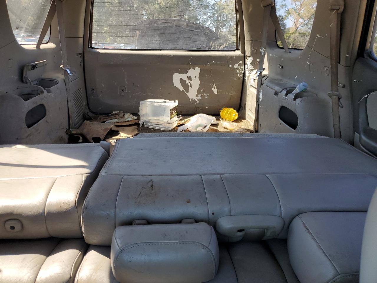 2005 Toyota Sequoia - Image 10