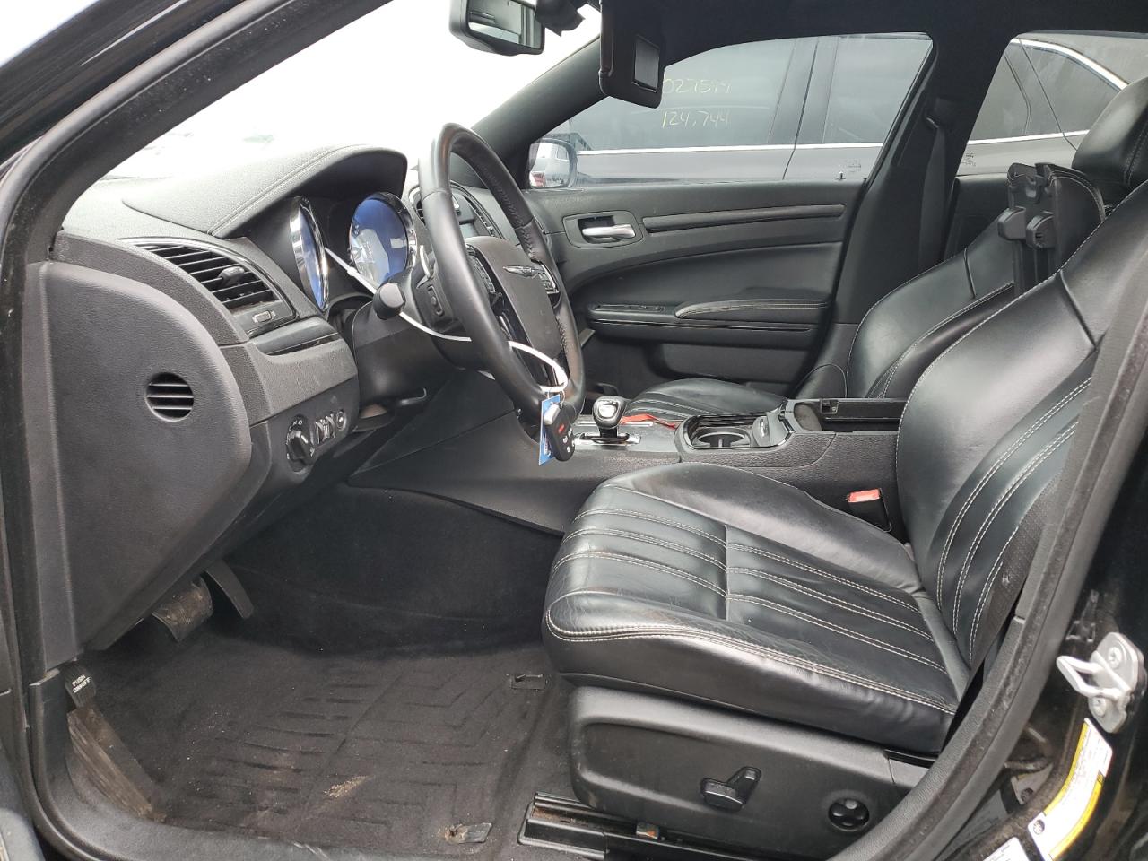 2014 Chrysler 300 - Image 7