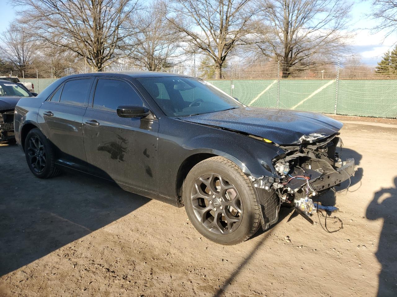 2019 Chrysler 300 - Image 4