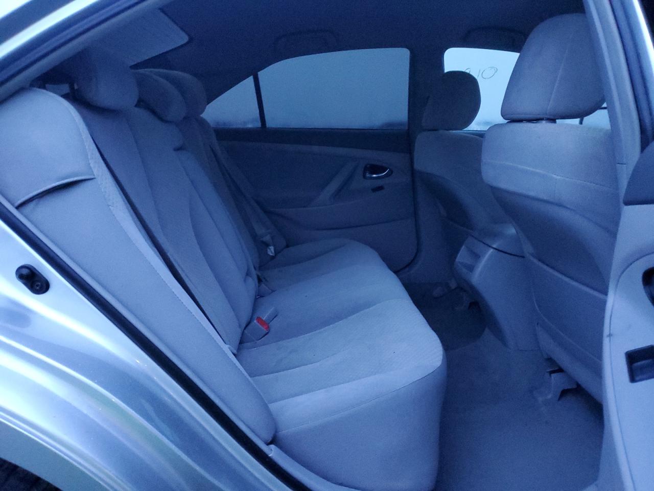 2009 Toyota Camry - Image 10