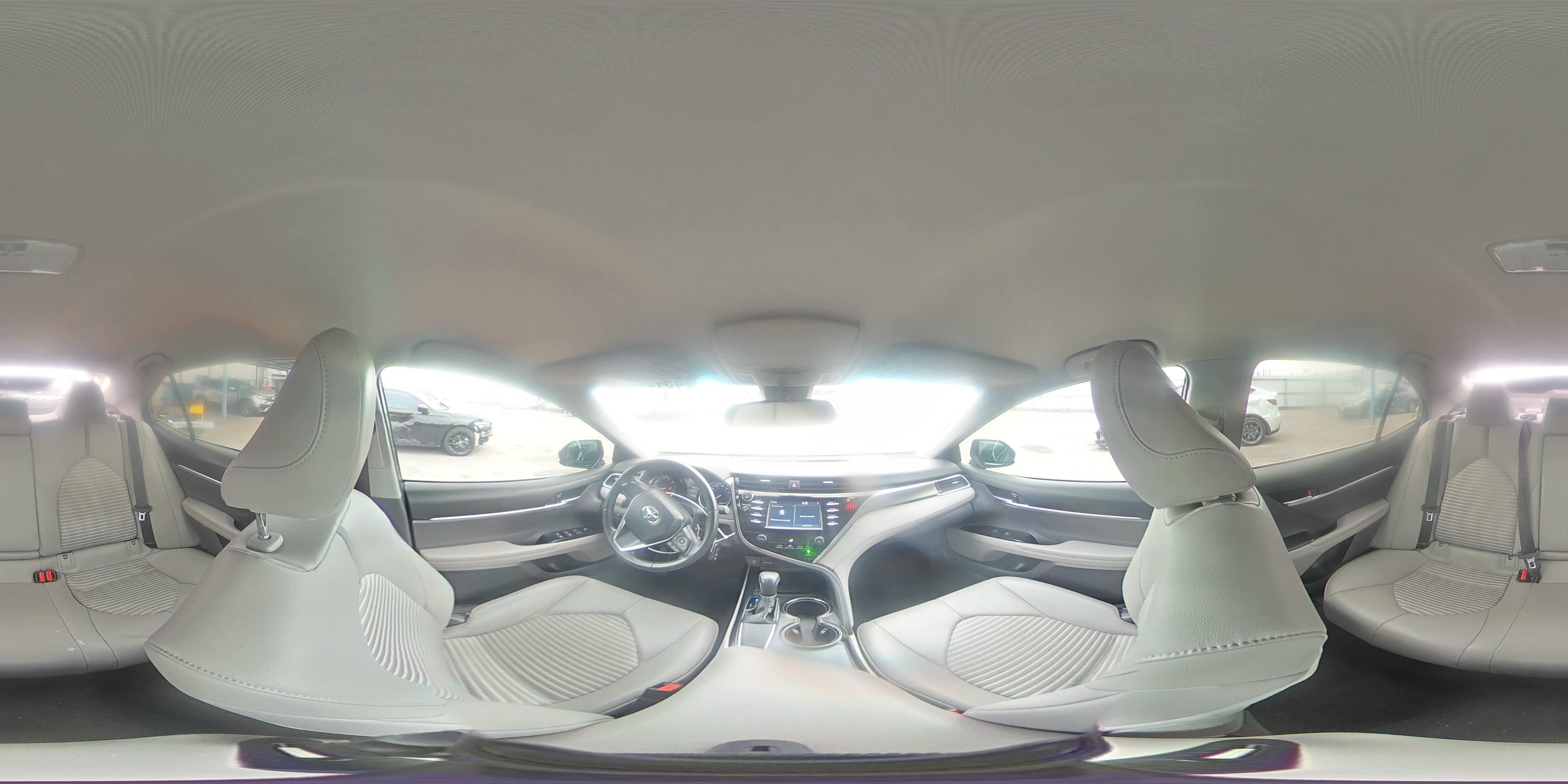 2018 Toyota Camry - Image 12