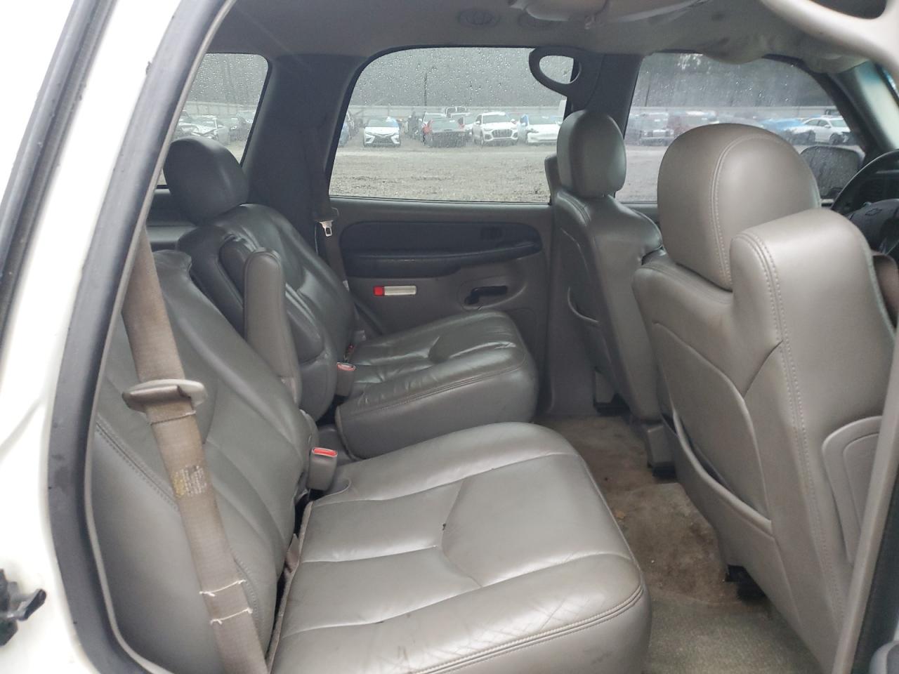 2003 Chevrolet Tahoe - Image 11
