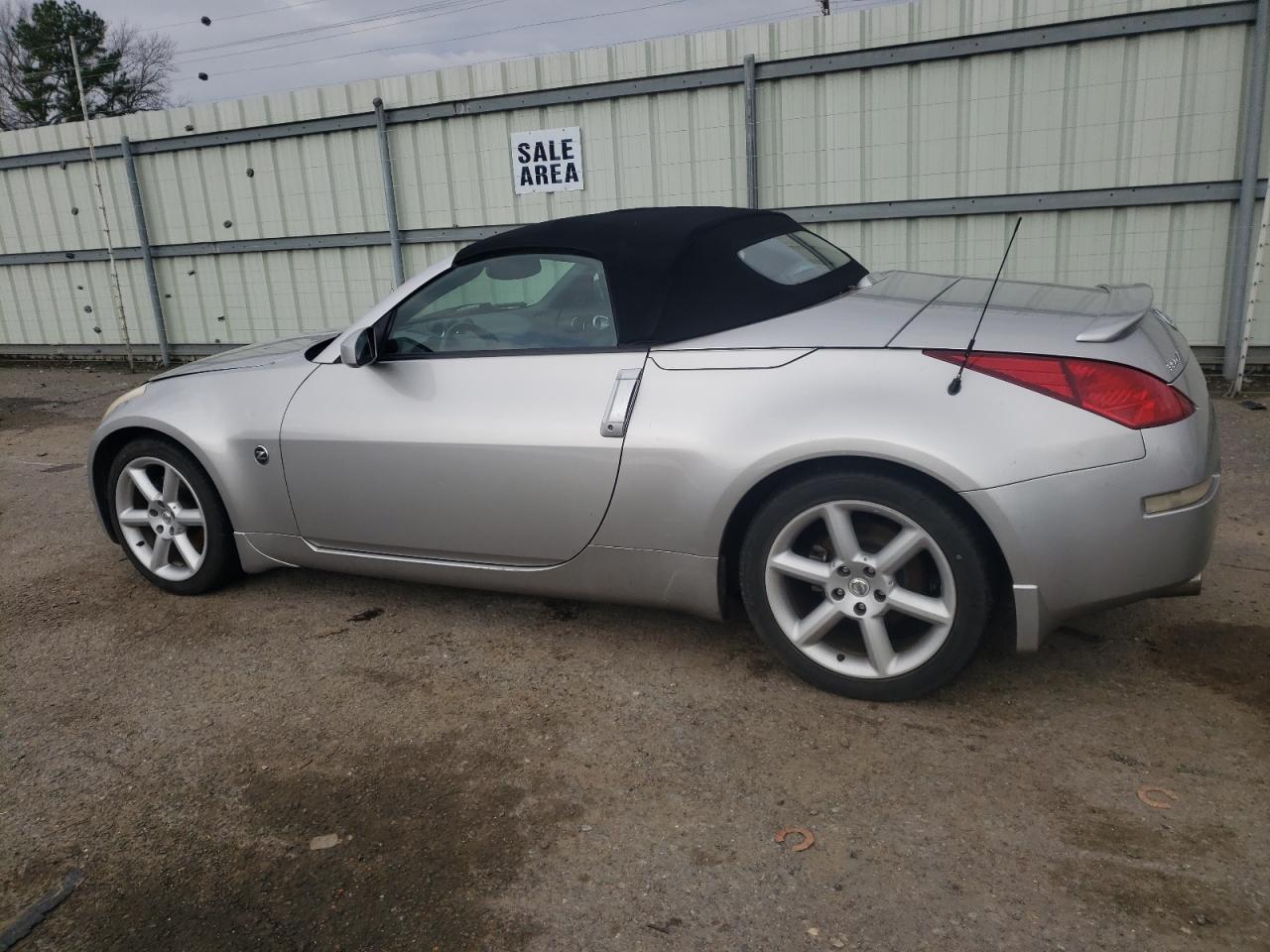 2004 Nissan 350Z - Image 2