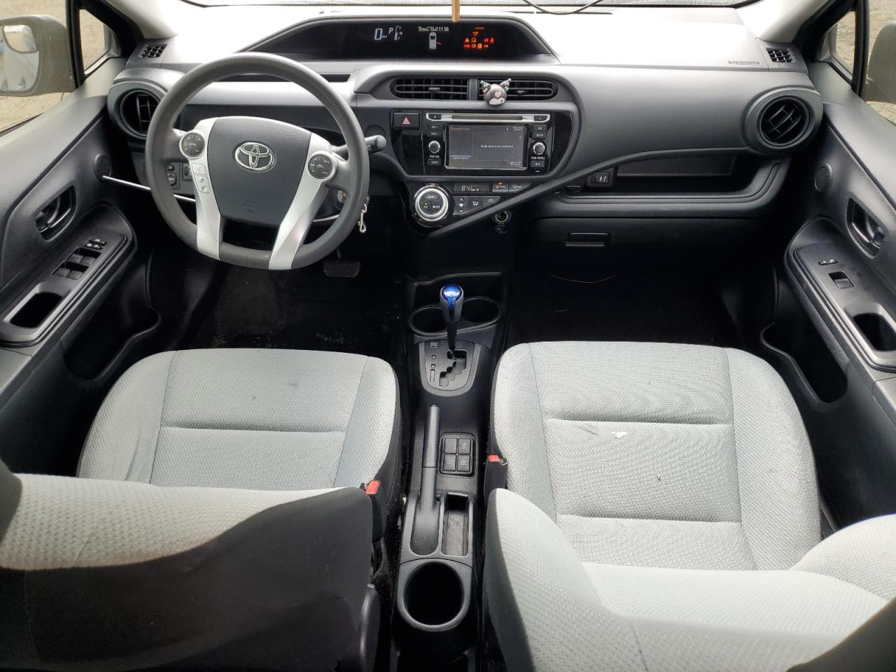 2015 Toyota Prius - Image 8