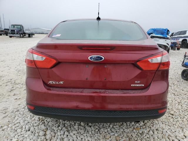 Sedans FORD FOCUS 2014 Czerwony