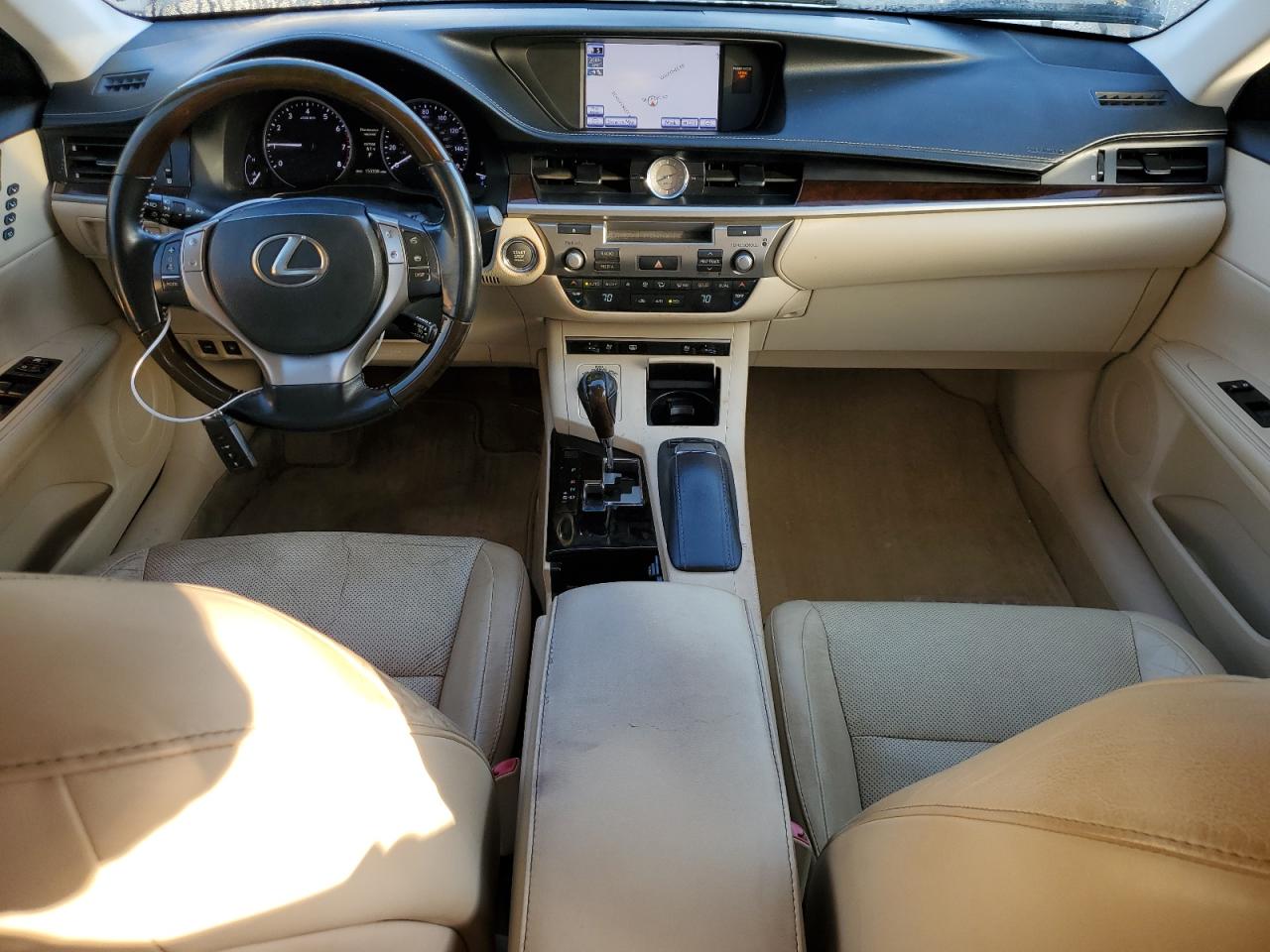 2013 Lexus ES - Image 8