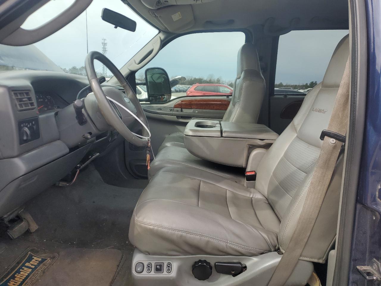 2003 Ford F350 - Image 7