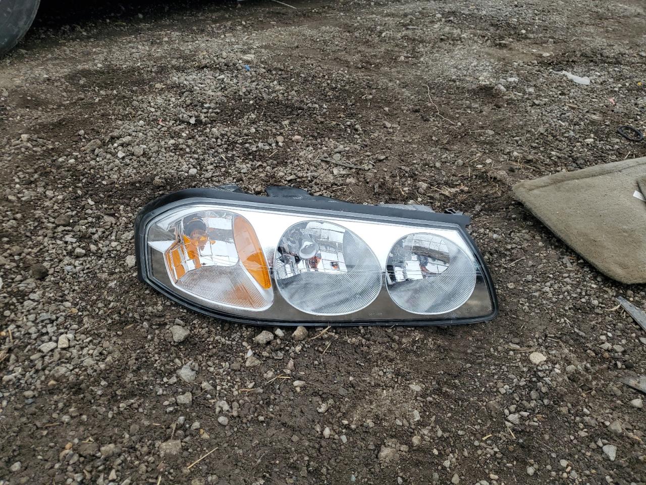 2005 Chevrolet Impala - Image 12