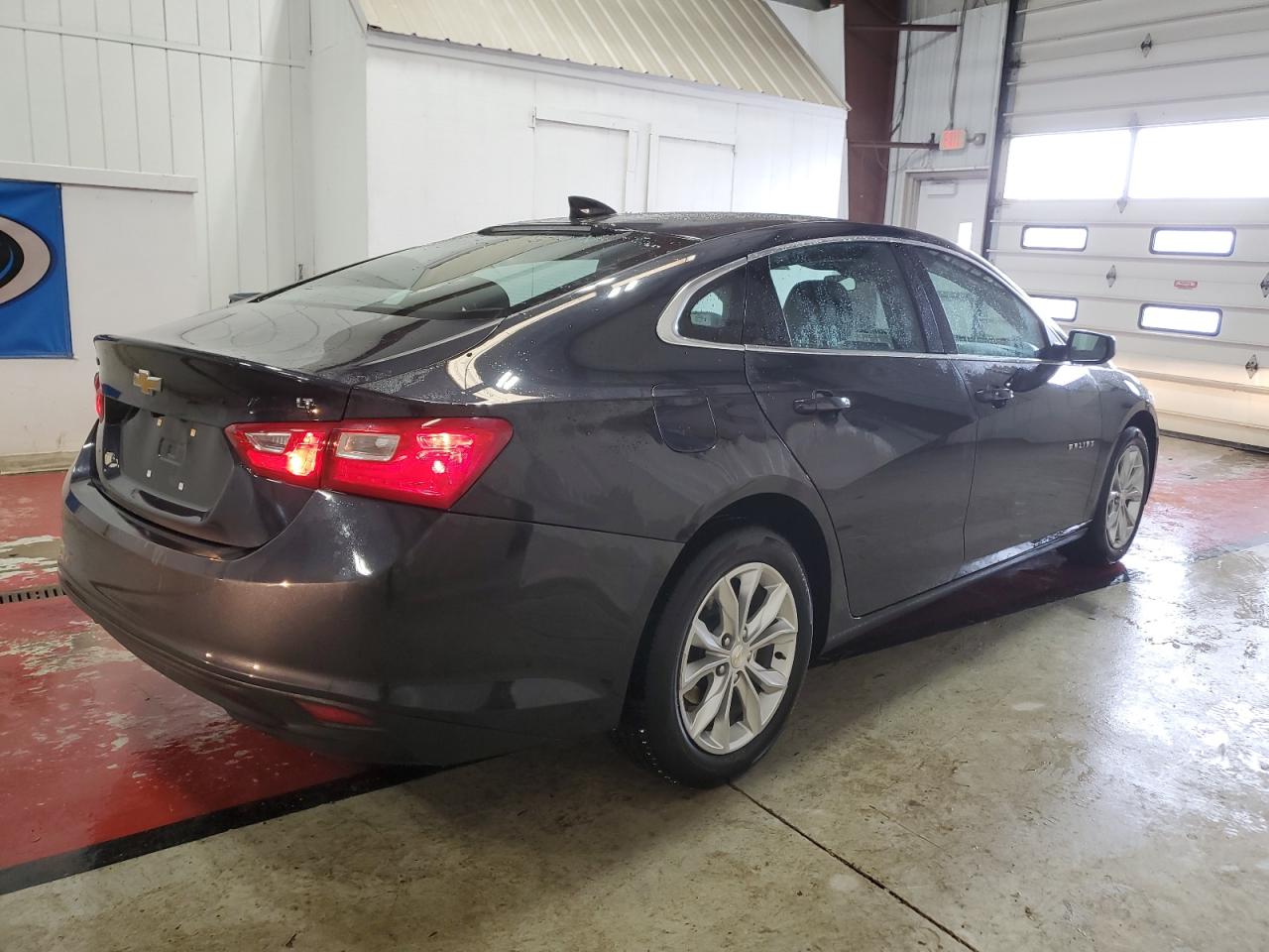 2023 Chevrolet Malibu - Image 3