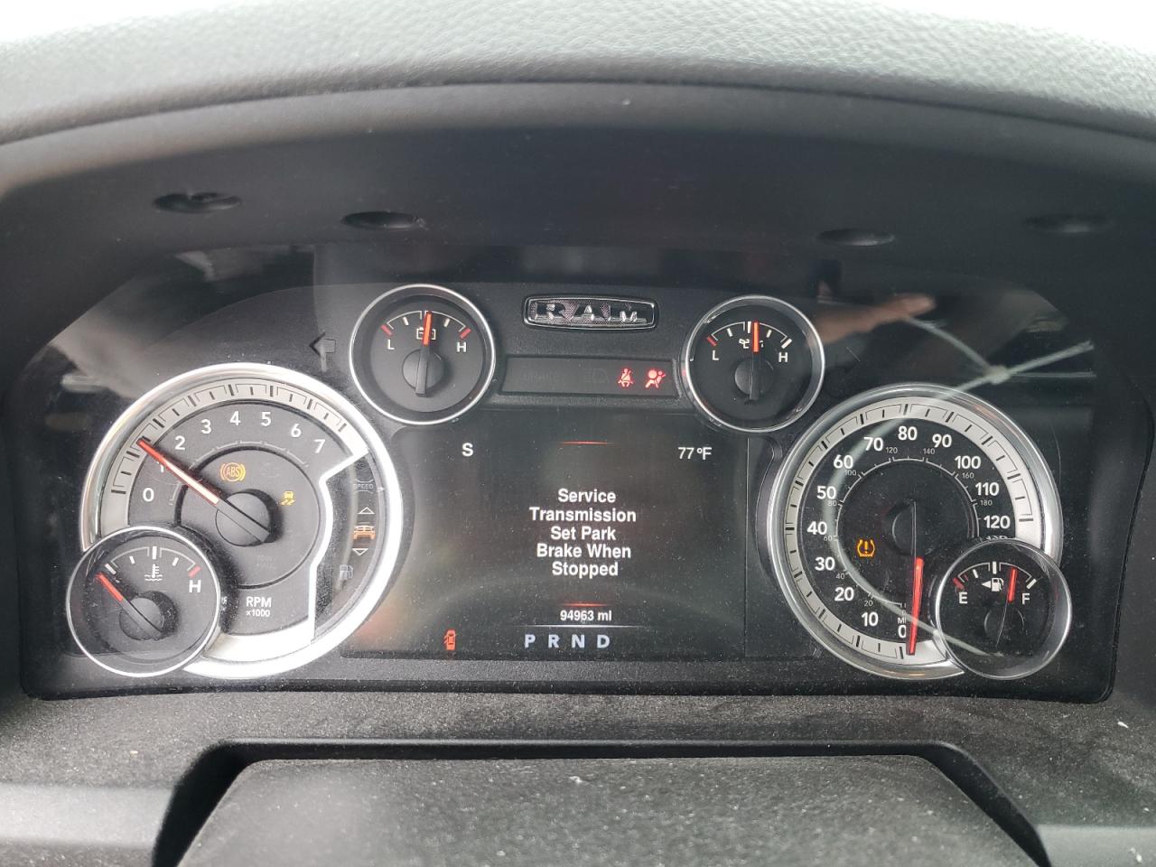 2016 RAM 1500 - Image 9