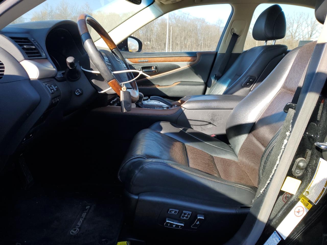 2016 Lexus LS - Image 7