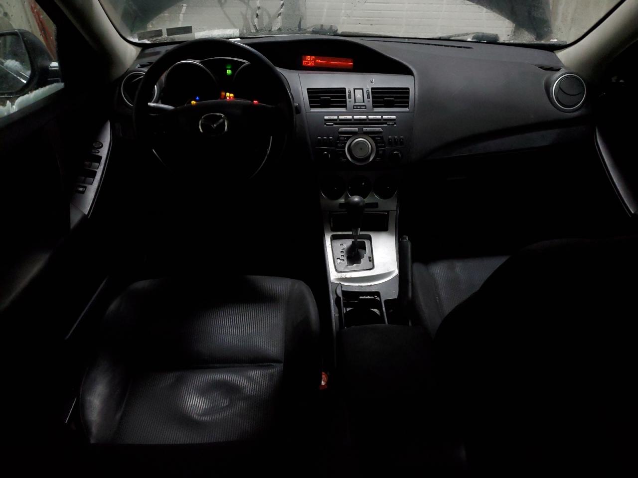 2011 Mazda 3 - Image 8