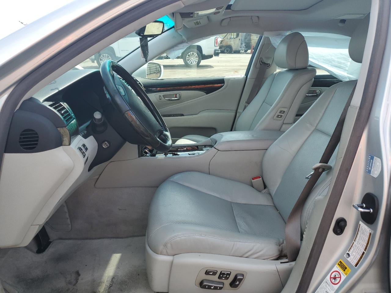 2007 Lexus LS - Image 7