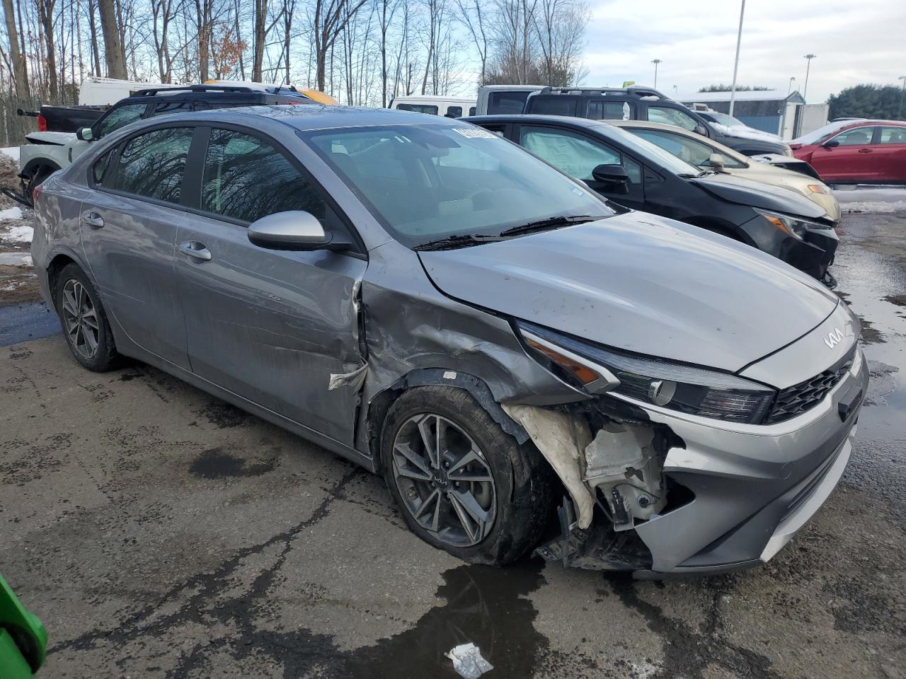2023 Kia Forte - Image 4