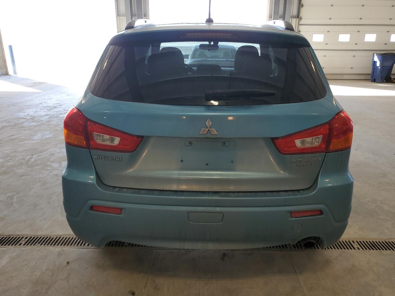 2011 Mitsubishi Outlander - Image 6