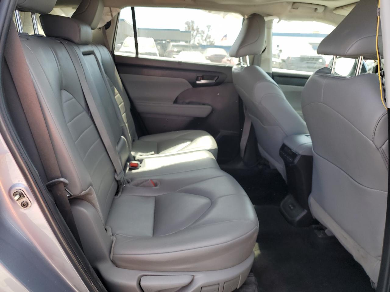 2024 Toyota Highlander - Image 11