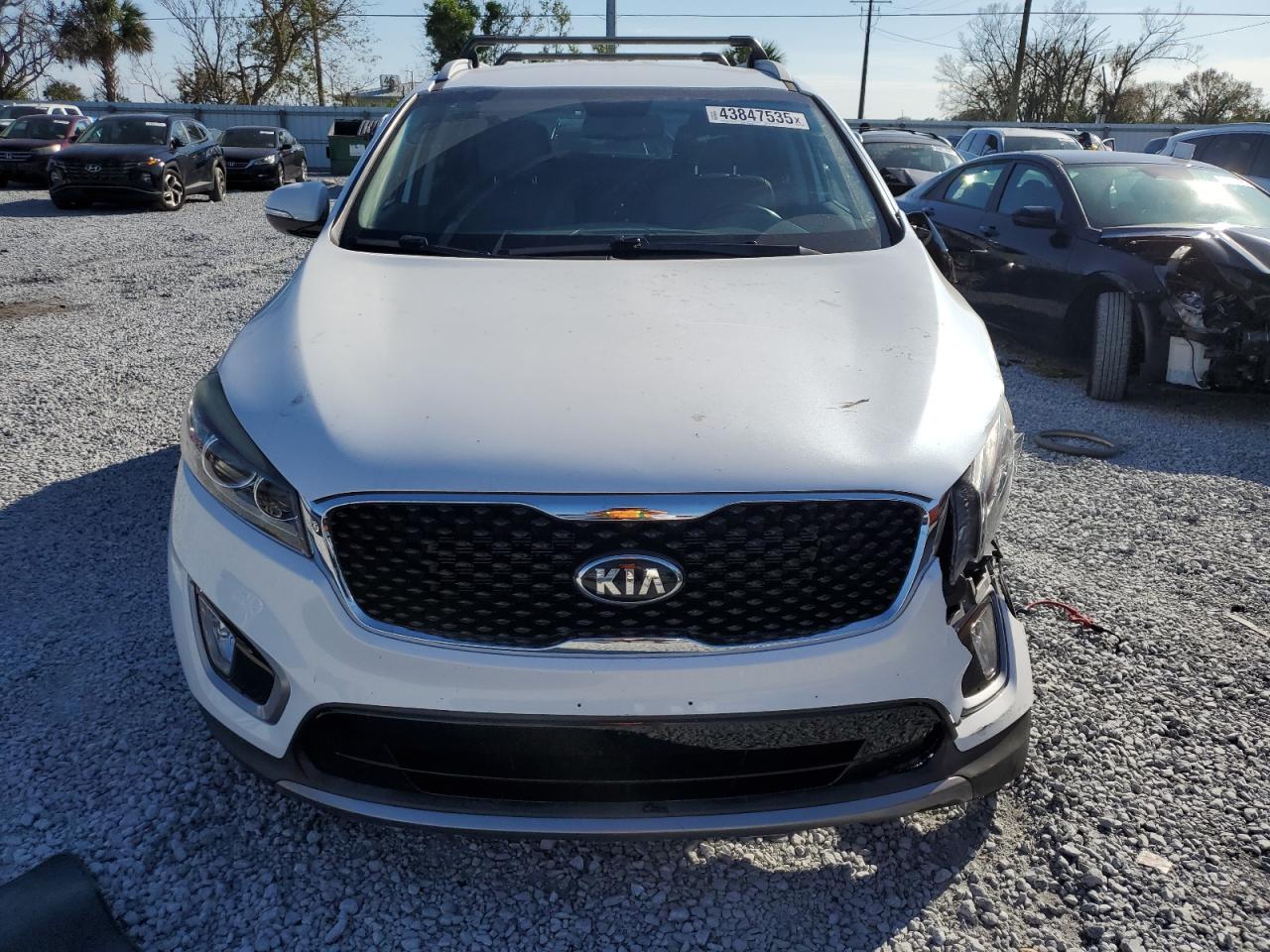 2016 Kia Sorento - Image 5