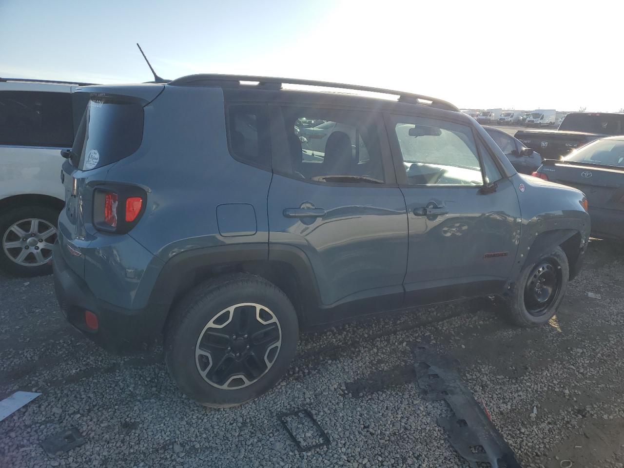 2016 Jeep Renegade - Image 3