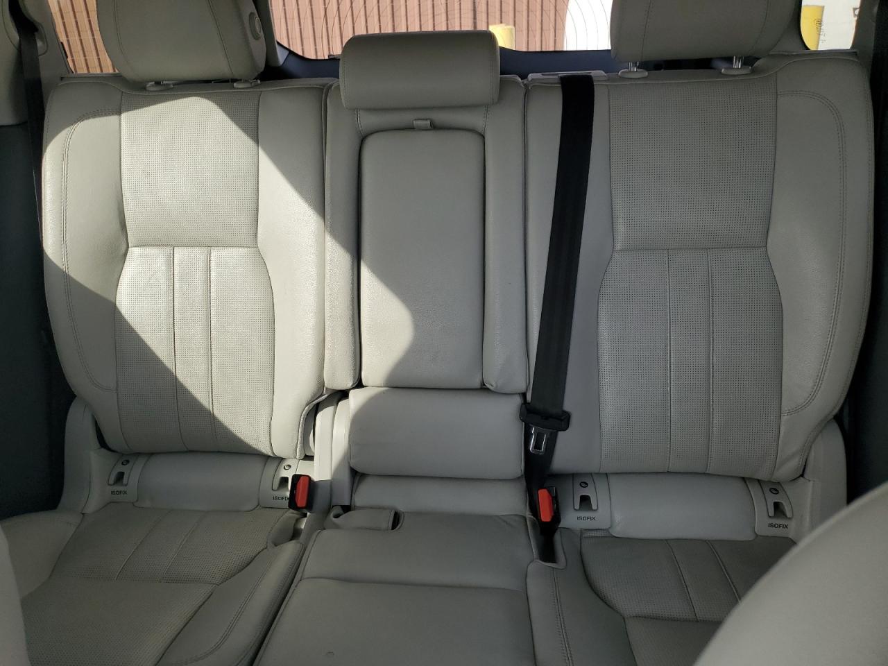 2016 Land Rover Discovery - Image 10