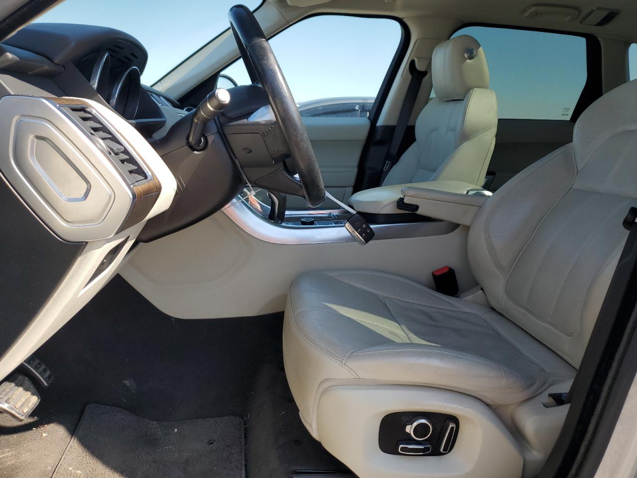 2016 Land Rover Range Rover - Image 7