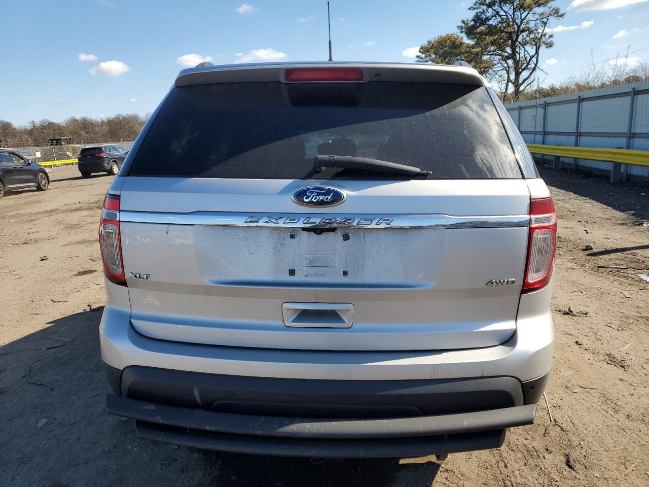 2015 Ford Explorer - Image 6