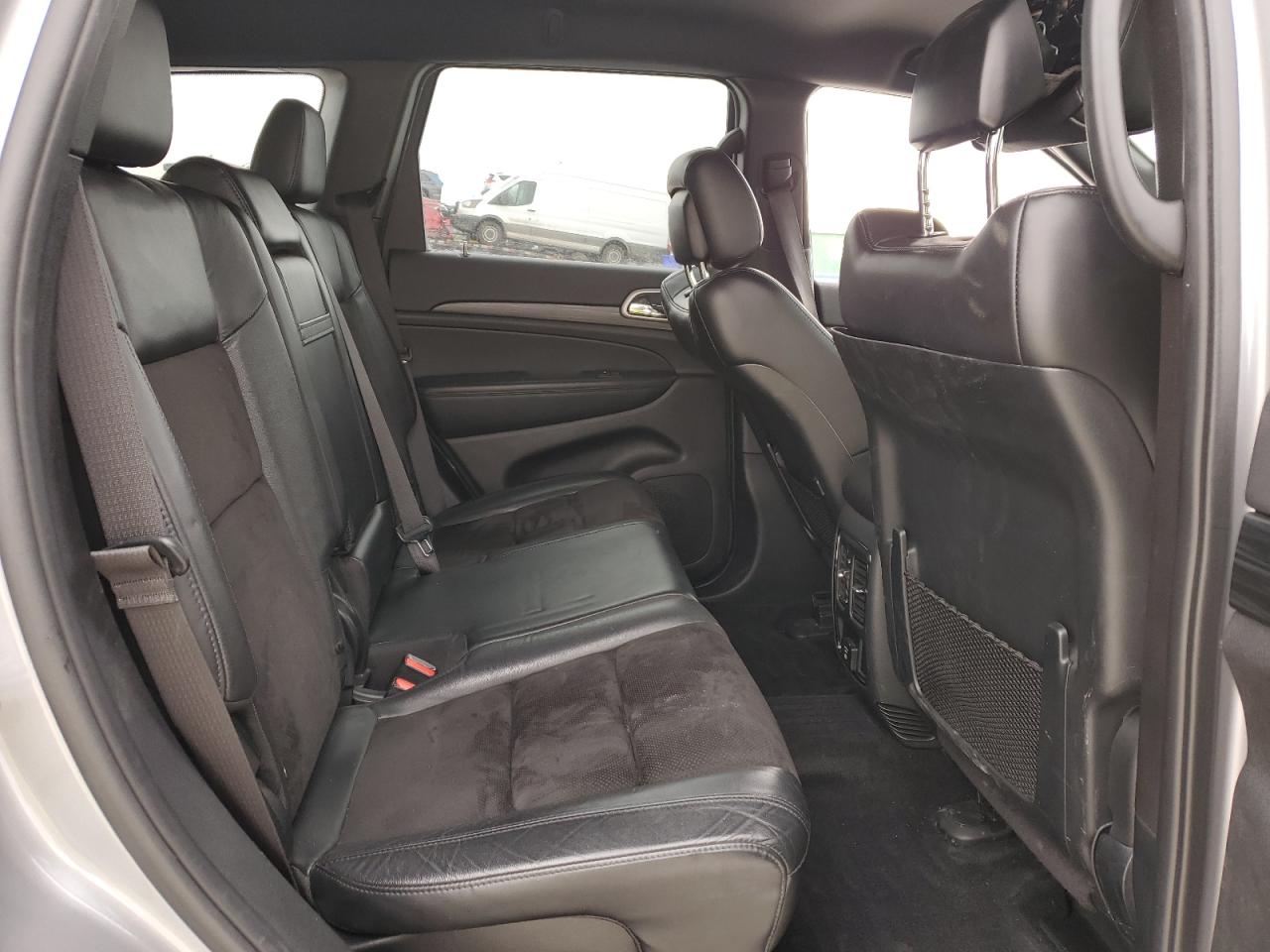 2020 Jeep Grand Cherokee - Image 11
